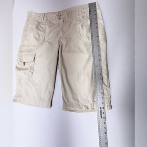Columbia Women's Cargo Shorts - Beige